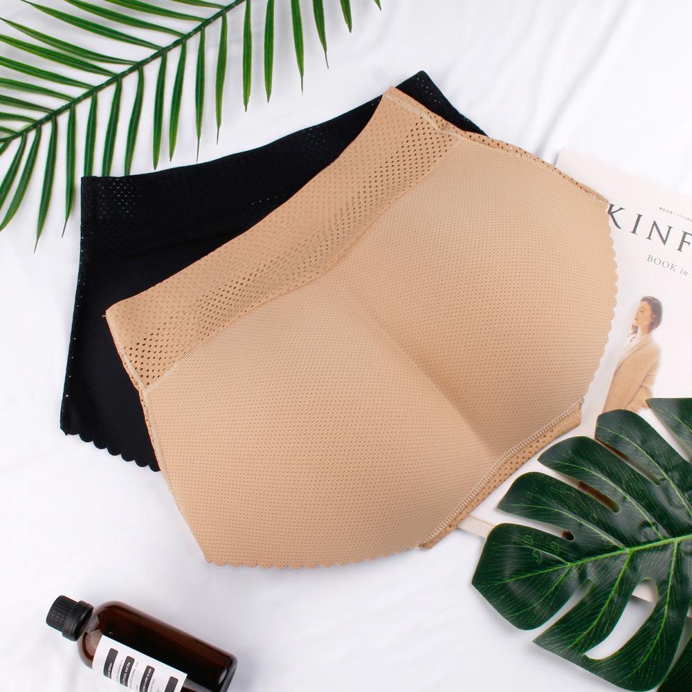 CurveSculpt™ | Padding that adapts : Seamless hip brief