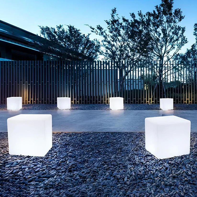 RadiantCube™ | Cubic garden light