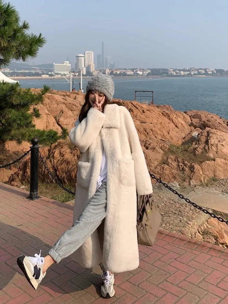 Stylette™ | Luxurious White Faux Fur Coat