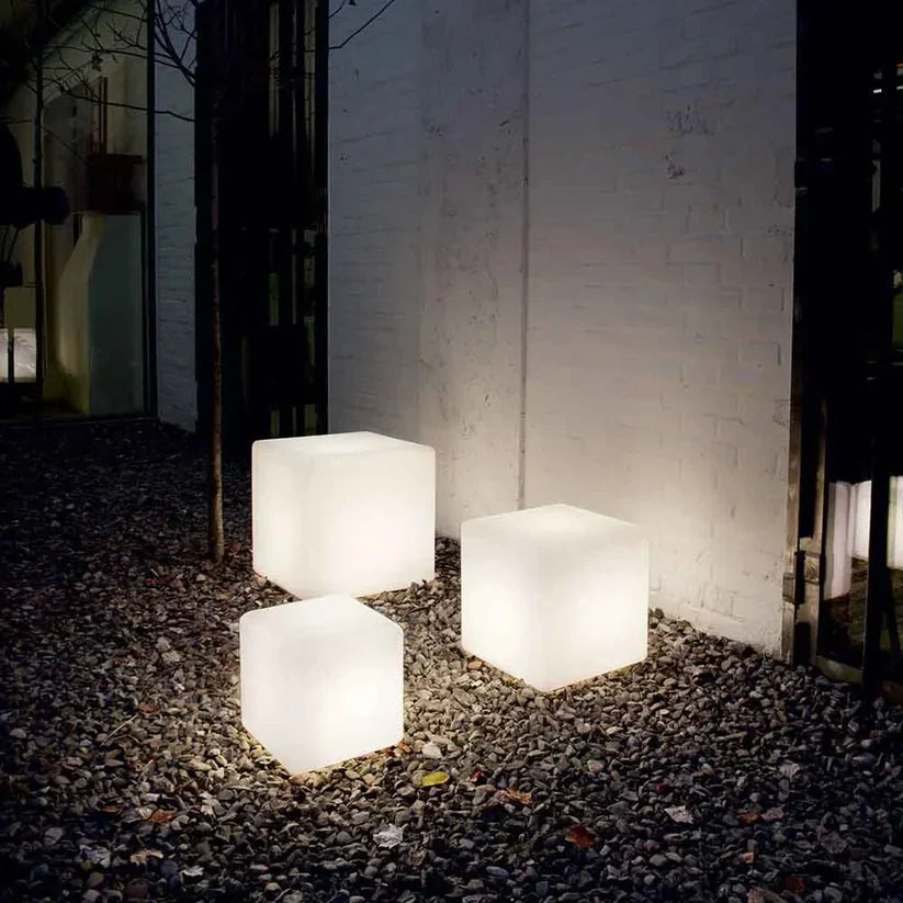 RadiantCube™ | Cubic garden light
