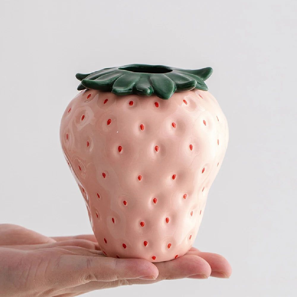 Handgefertigte Keramik-Erdbeervase