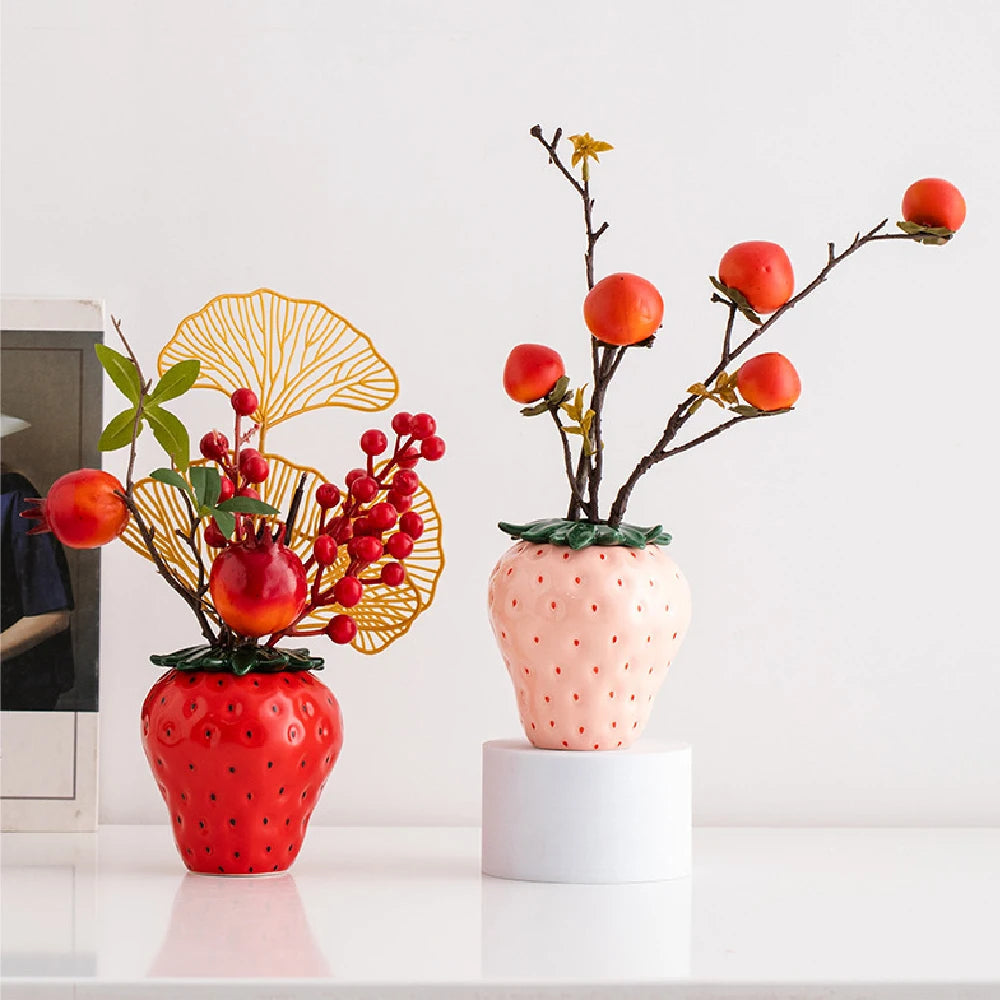 Handgefertigte Keramik-Erdbeervase