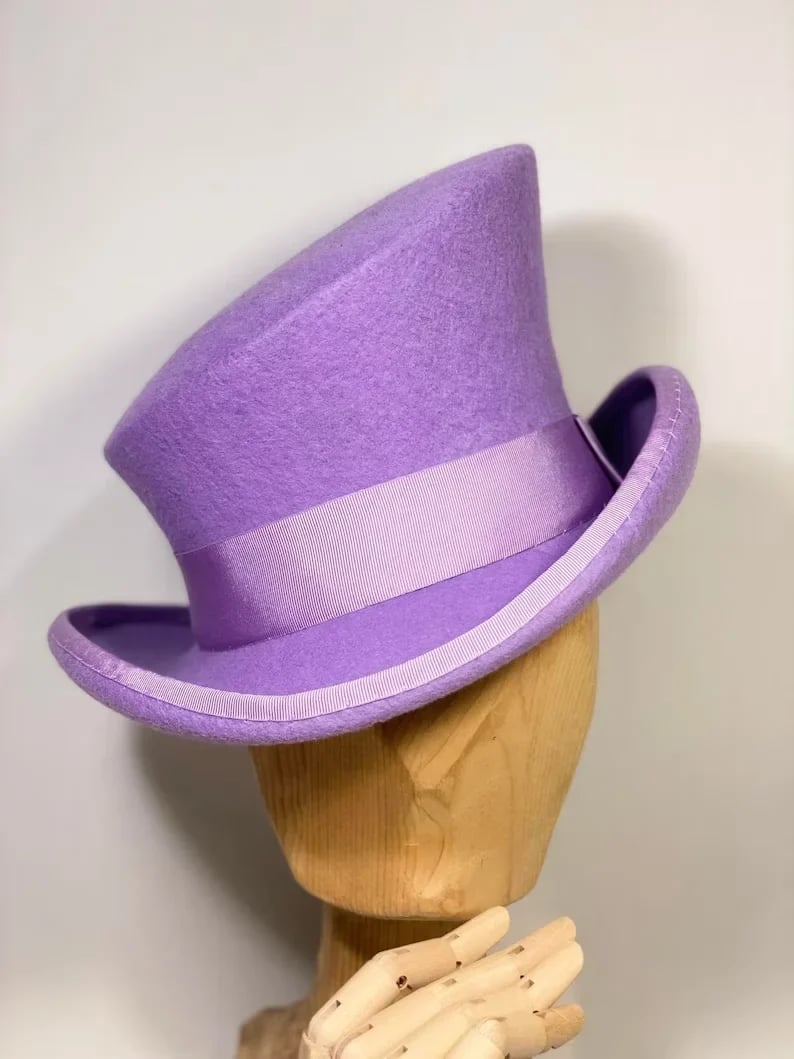 Elegante Strickmütze mit Drehung für mühelosen Stil