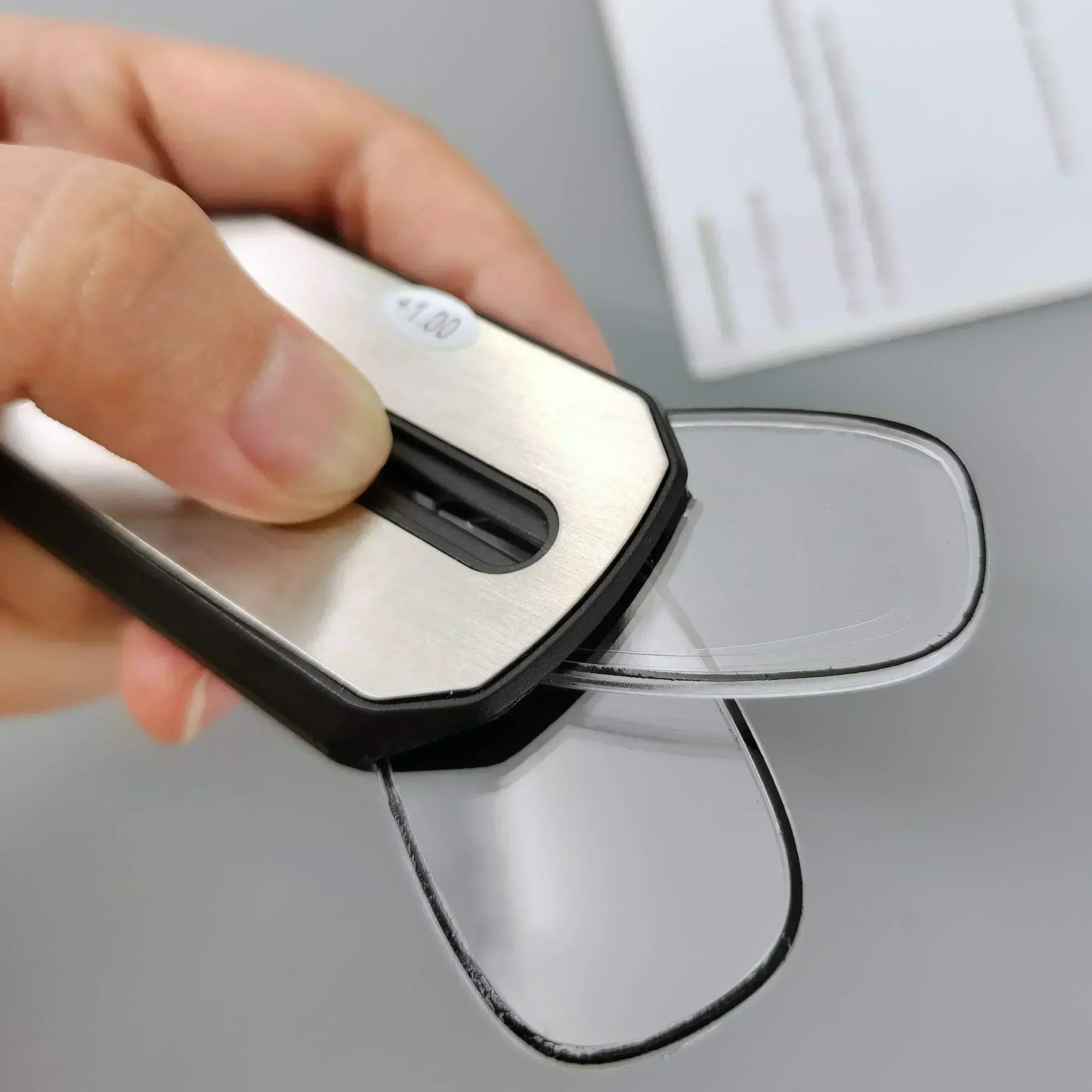 EasyRead™ - Never forget your reading glasses again
