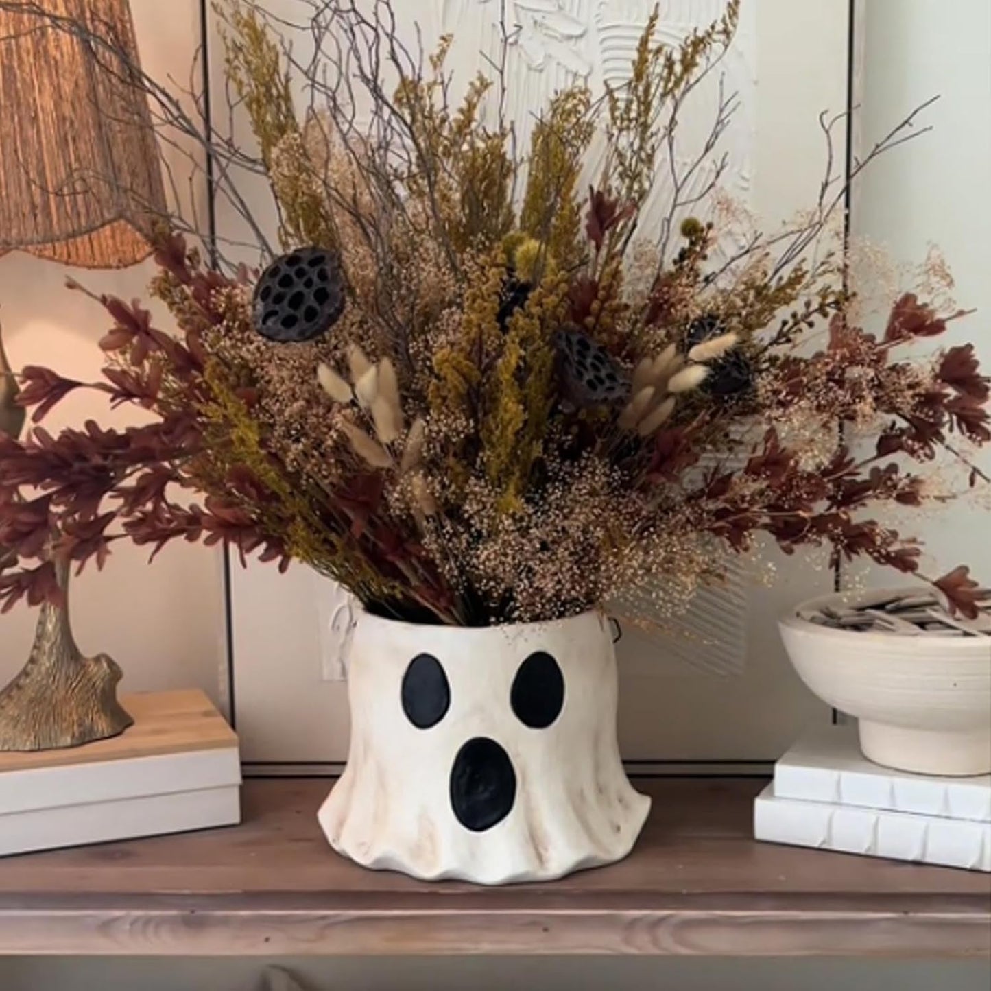 Gruselige Halloween-Geistereimer-Dekoration