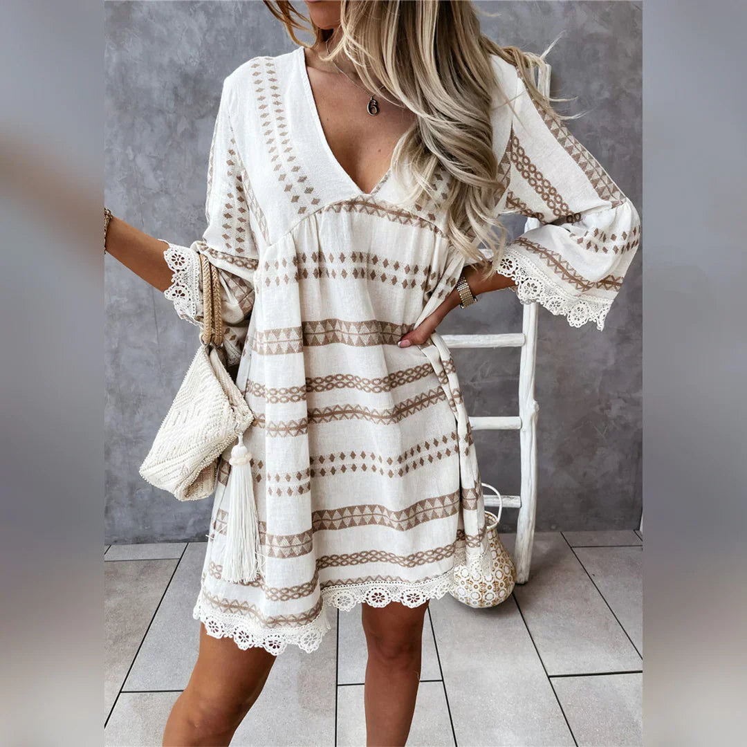 Elga™ | Boho summer dress for women – Short dress with V-neck, trumpet sleeves & lace details in an ethnic look