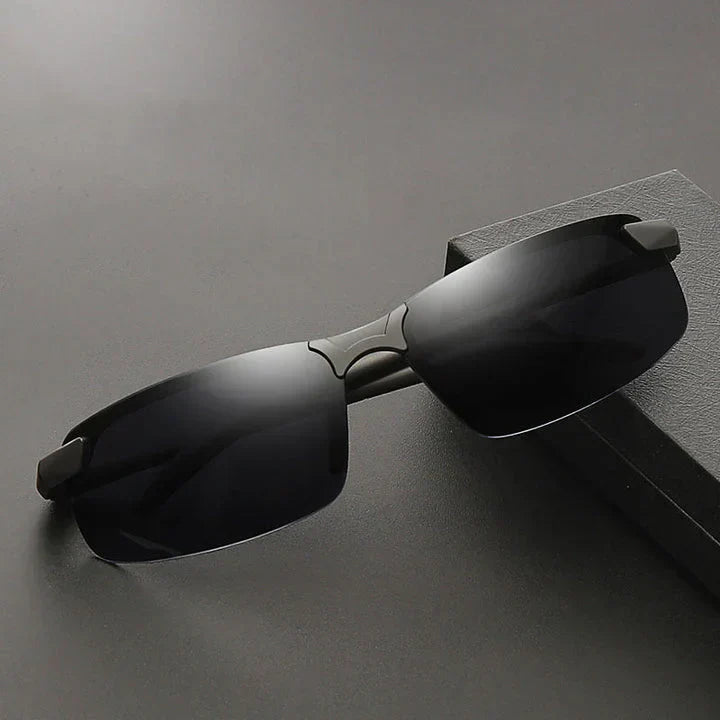 IntelliShade™ – Polarized Intelligent Sunglasses