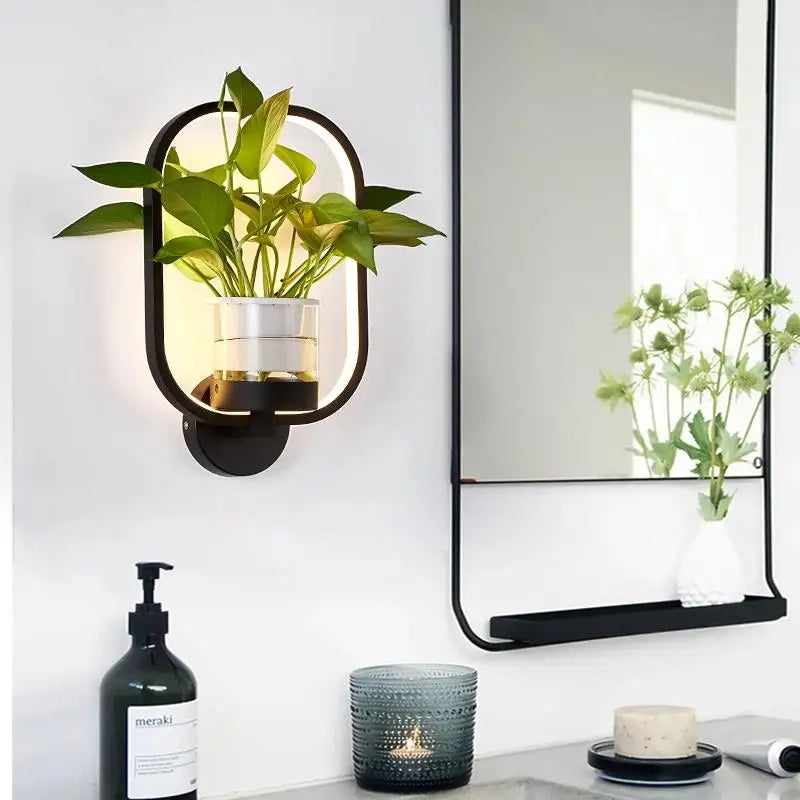 GlowPlant™ – Wall light with style & integrated planter