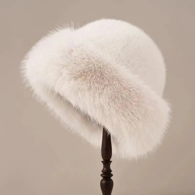 Fleecea™ | Elegant fur hat for luxurious winter comfort