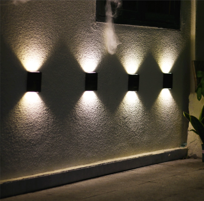 TRAFLA SOLARWALL™ | Luxurious LED solar wall light
