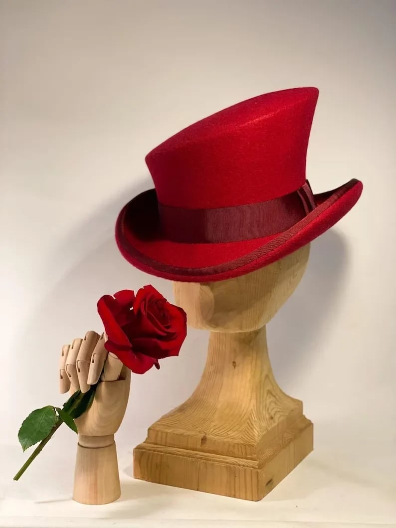 Elegante Strickmütze mit Drehung für mühelosen Stil