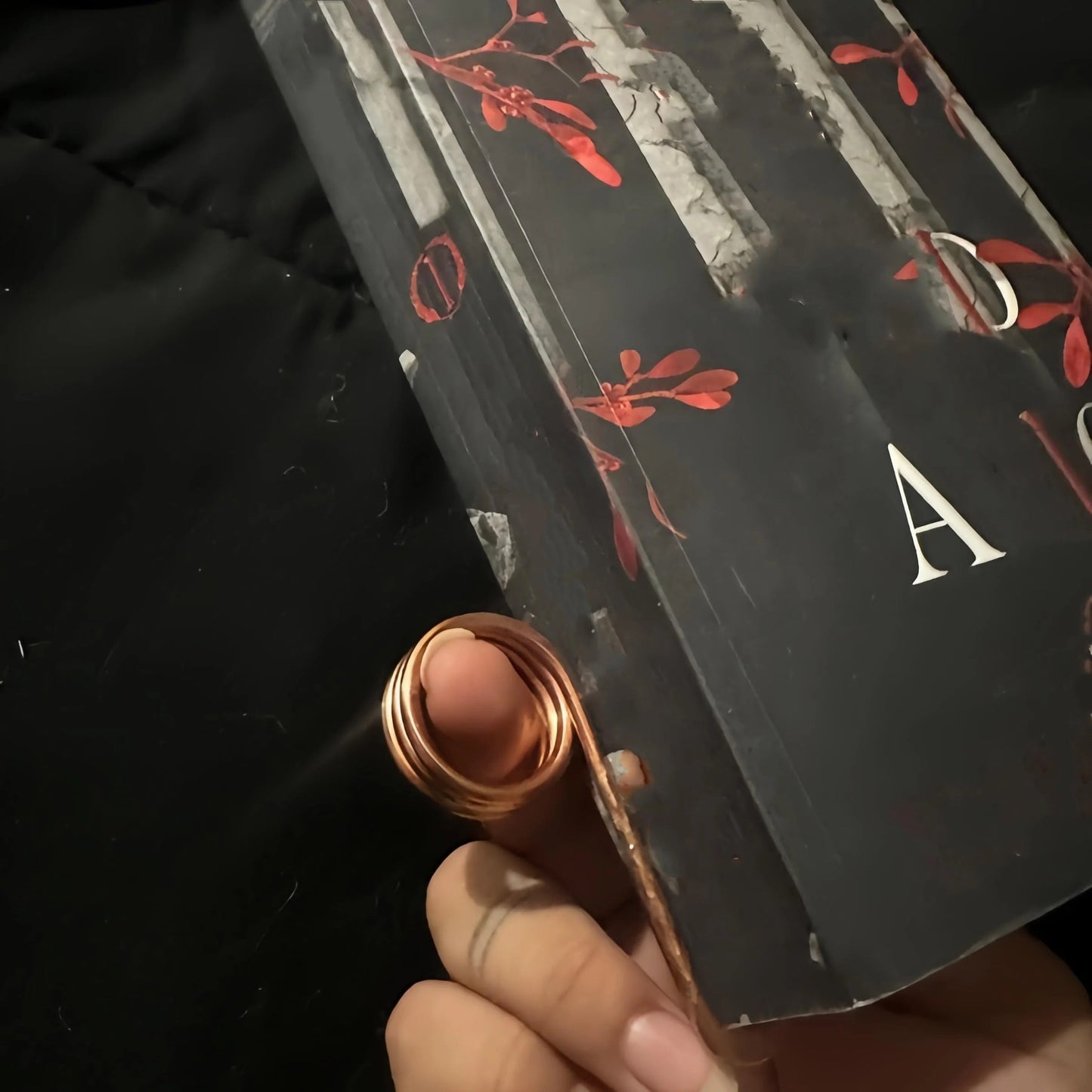 Minimalistisches Lesezeichen aus Metall in Ringform für stilvolles Lesen