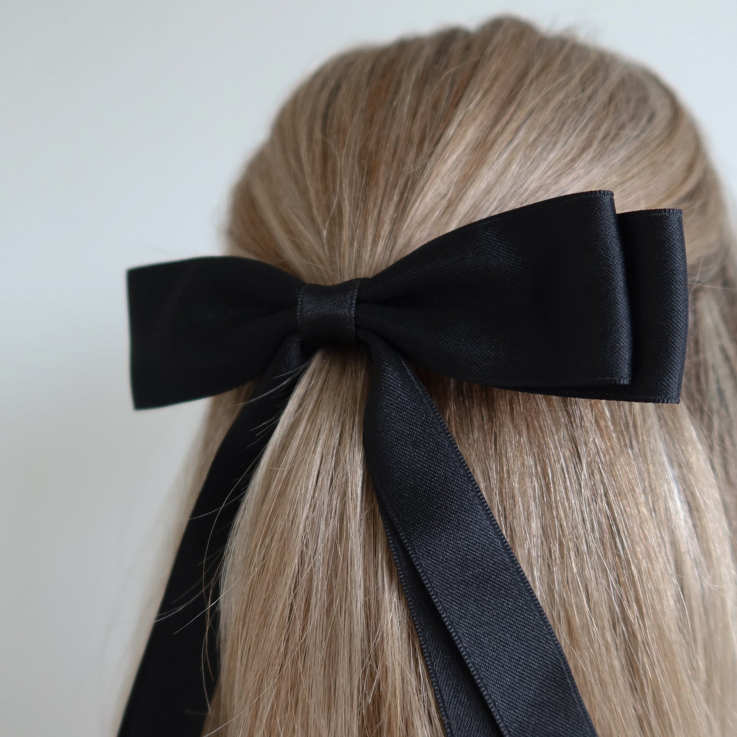 Noelle™ | Lint Hair Bow Black