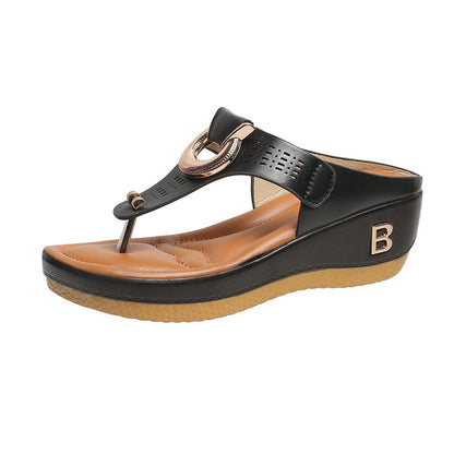 Soléra™ – Fashionable wedge sandals