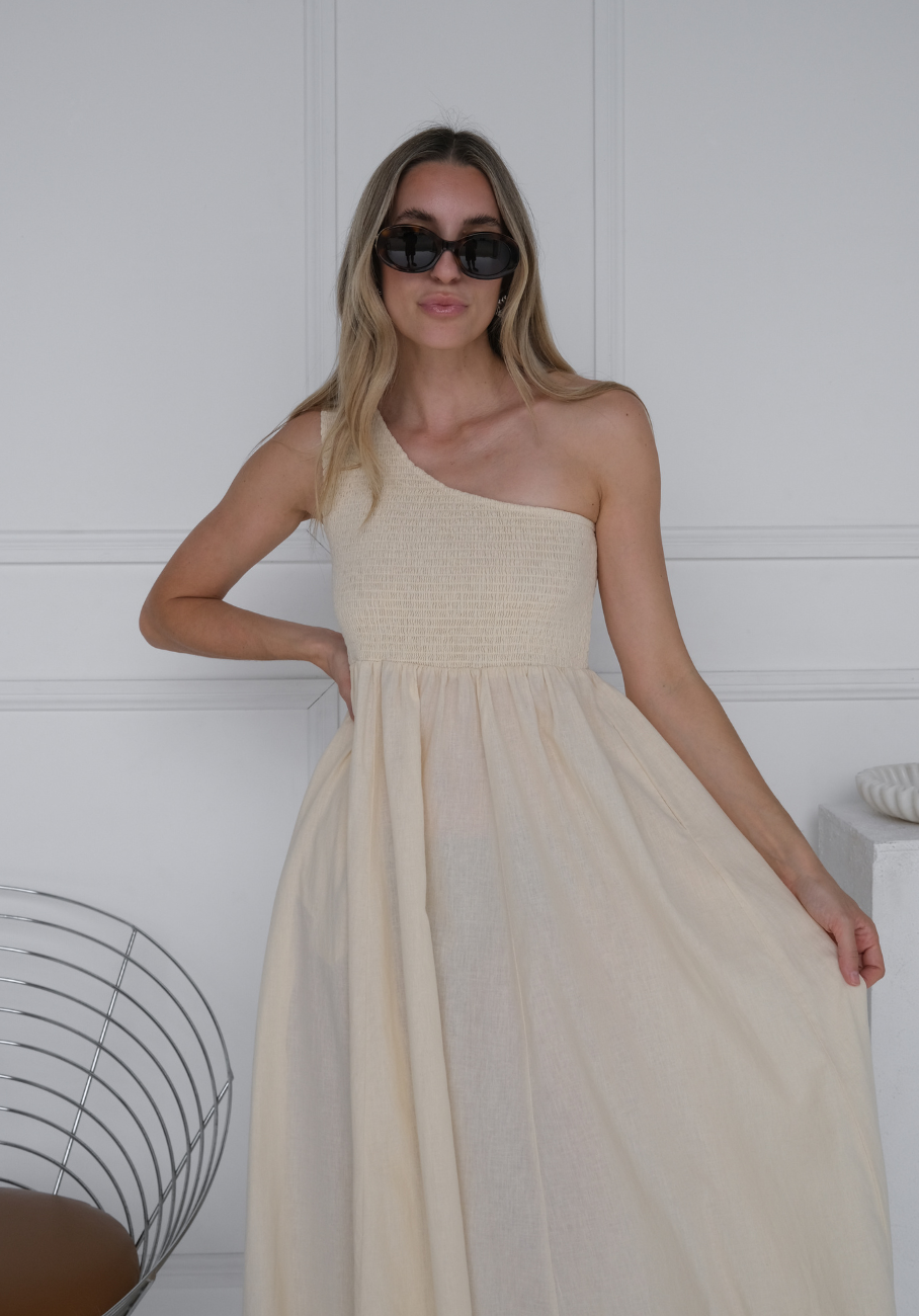 MiannCo™ – Tia One-Shoulder Ruched Maxi Dress in Buttermilk