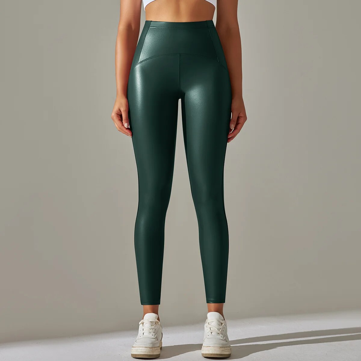 Woolenova™ | Elegance and comfort in leather leggings