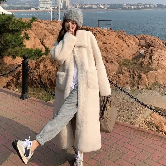 Stylette™ | Luxurious White Faux Fur Coat