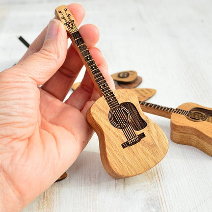 GuitarHolder™ | Guitar Pick Holder +3 Free Picks 