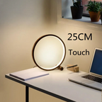Minimalistische LED-Tischlampe mit Touch-Bedienung