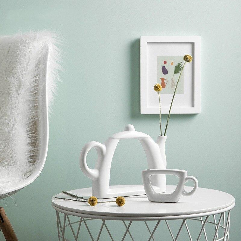 Elegante Keramikvase Lola für moderne Wohnkultur