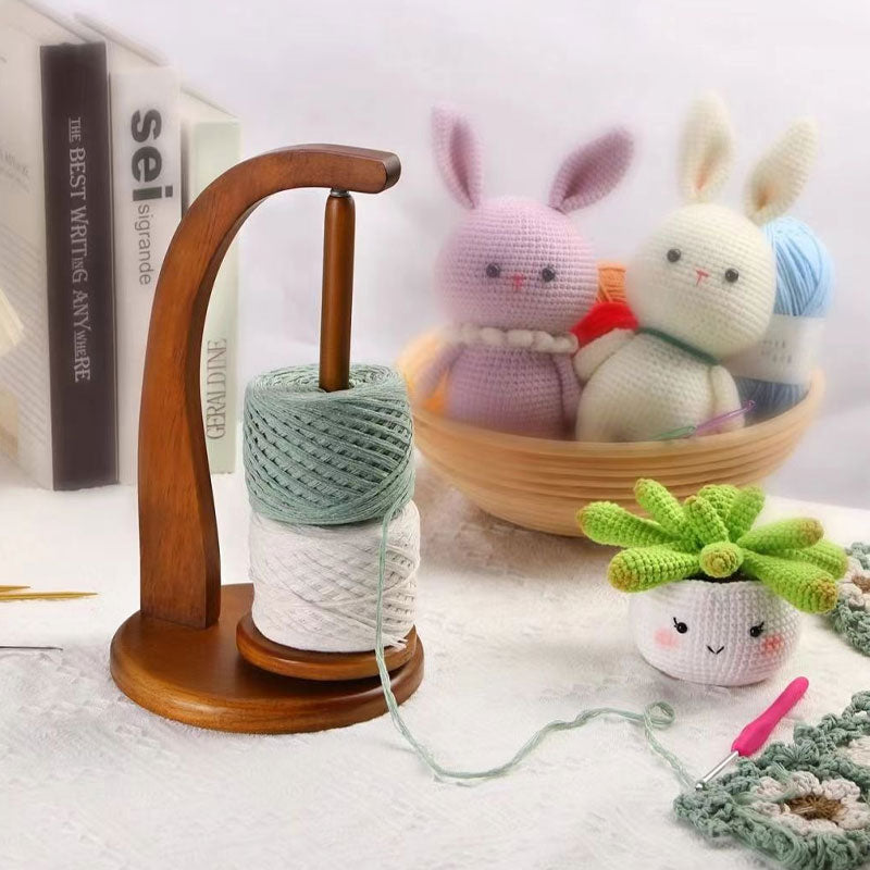 Rotara™ - Portable, rotating yarn stand 