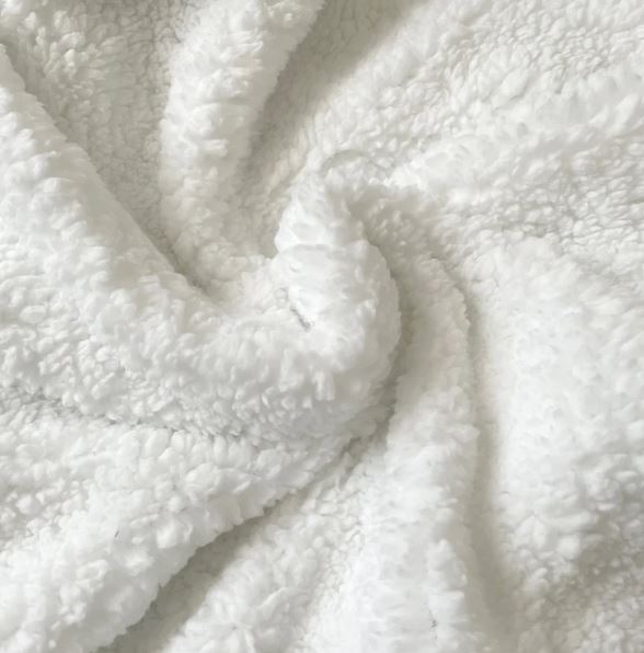 LeafyLuxe™ | Leaf-shaped fleece blanket