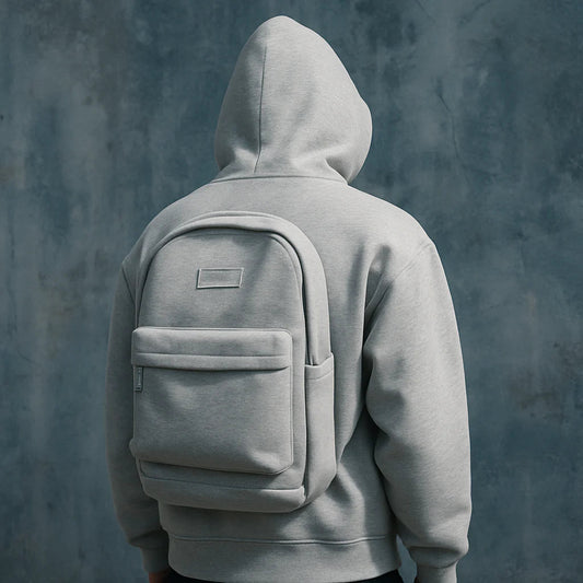 HoodSac™ - Tragbarer Reise-Hoodie mit integriertem Stauraum