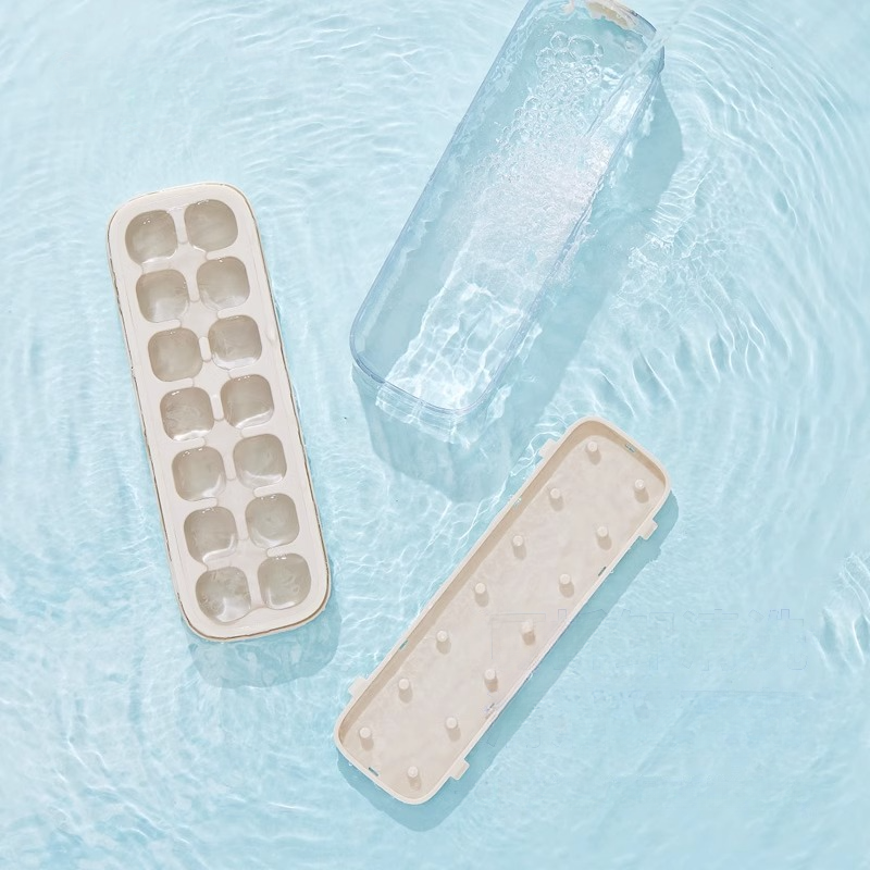 Flexible Silikon-Eiswürfelschalen für einfaches Eiswürfeln zu Hause