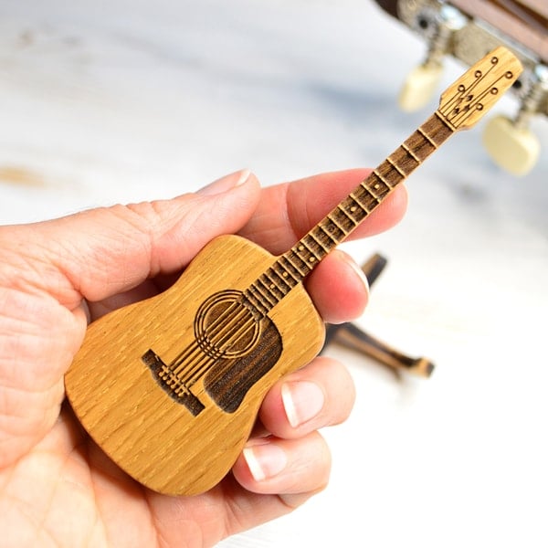 GuitarHolder™ | Guitar Pick Holder +3 Free Picks 