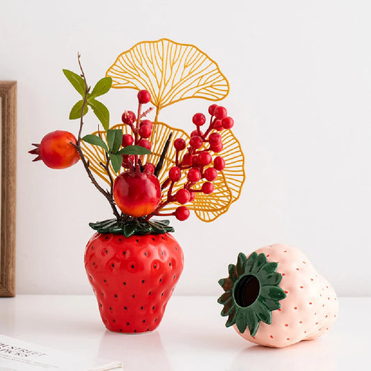 Handgefertigte Keramik-Erdbeervase
