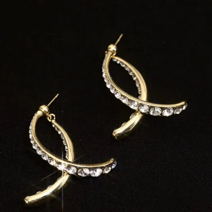 Lena™ | Curved earrings with luxurious rhinestones