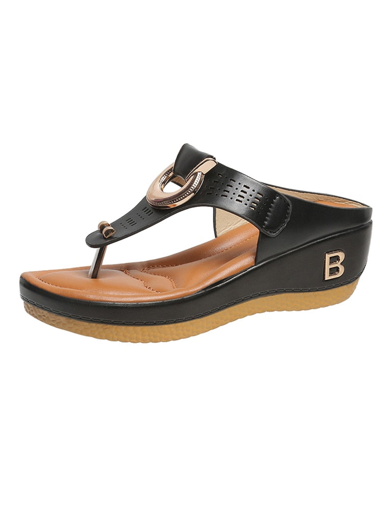 Soléra™ – Fashionable wedge sandals