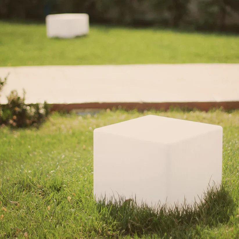 RadiantCube™ | Cubic garden light