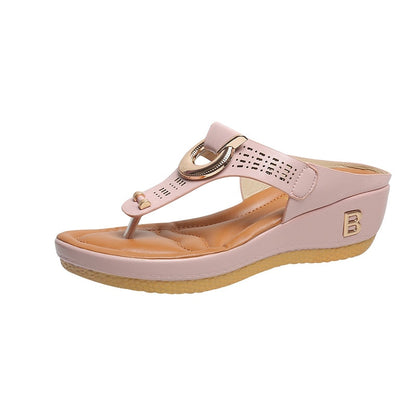 Soléra™ – Fashionable wedge sandals