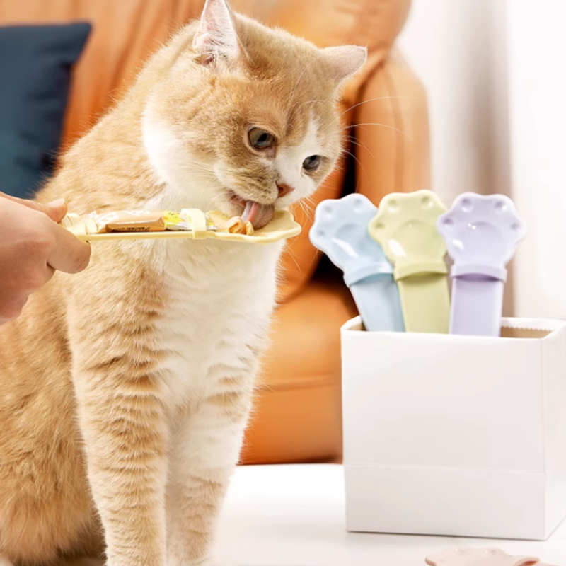 PawSpoon™ - Interaktiver Katzenleckerlöffel zum Drücken