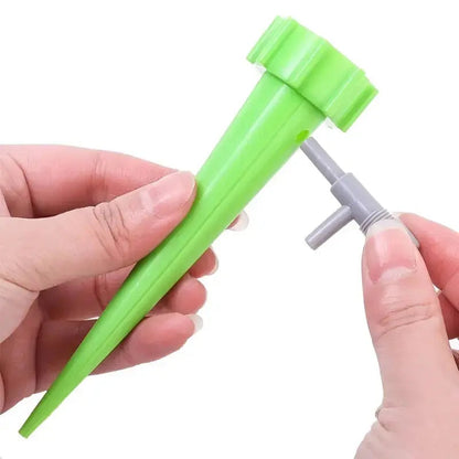 AquaGrow™ - Verstellbare Selbstbewässernde Pflanzenspitzen