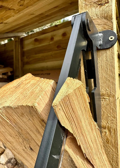WoodSplitter™ – Wall-mounted log splitter 