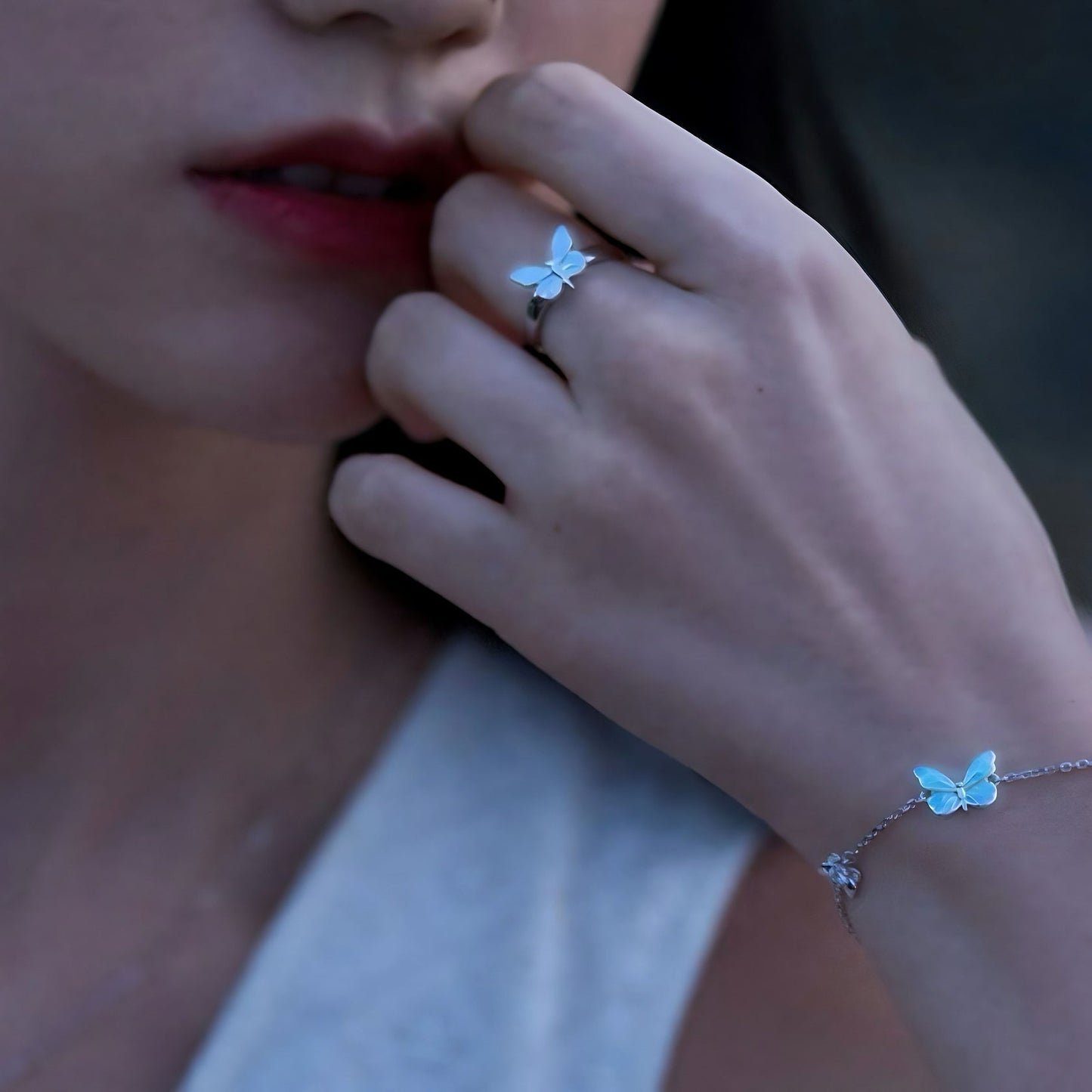 LumiVita – Schmuck, der sanft leuchtet und Ihren Abendstil veredelt