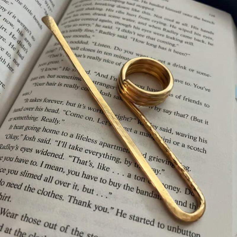 Minimalistisches Lesezeichen aus Metall in Ringform für stilvolles Lesen