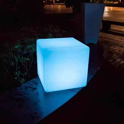 RadiantCube™ | Cubic garden light
