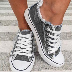 FloraWalk™ – Floral Canvas Lace-Up Sneakers 