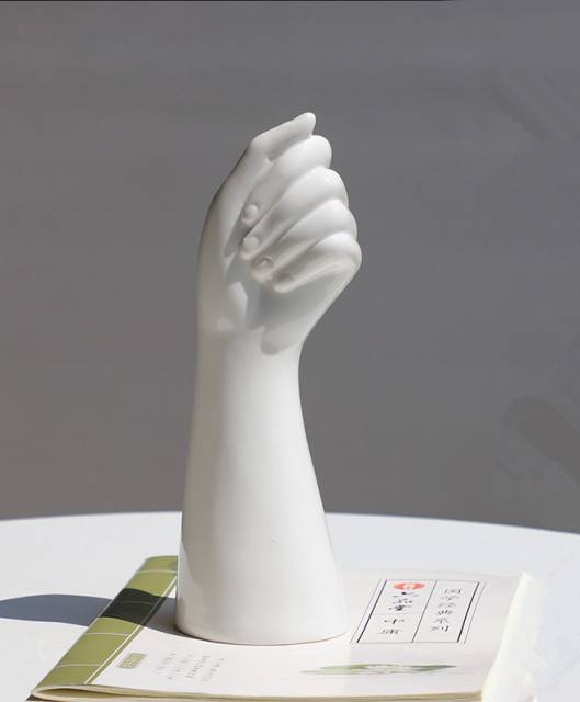 Glänzende Keramik-Vase in Handform Künstlerischer Wohnaccessoire-Akzent