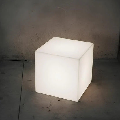 RadiantCube™ | Cubic garden light