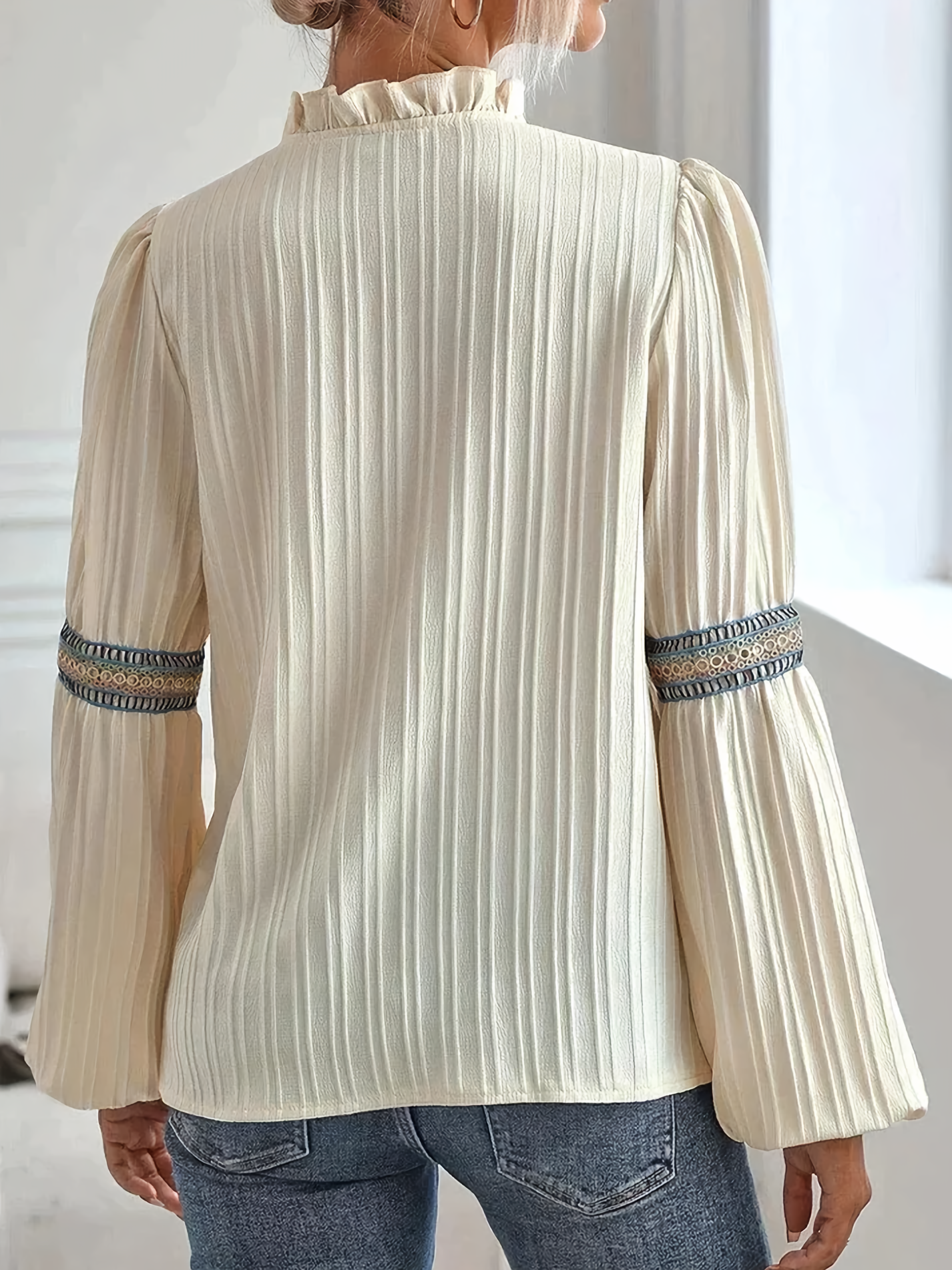 Cora™ | Elegant blouse with puff sleeves