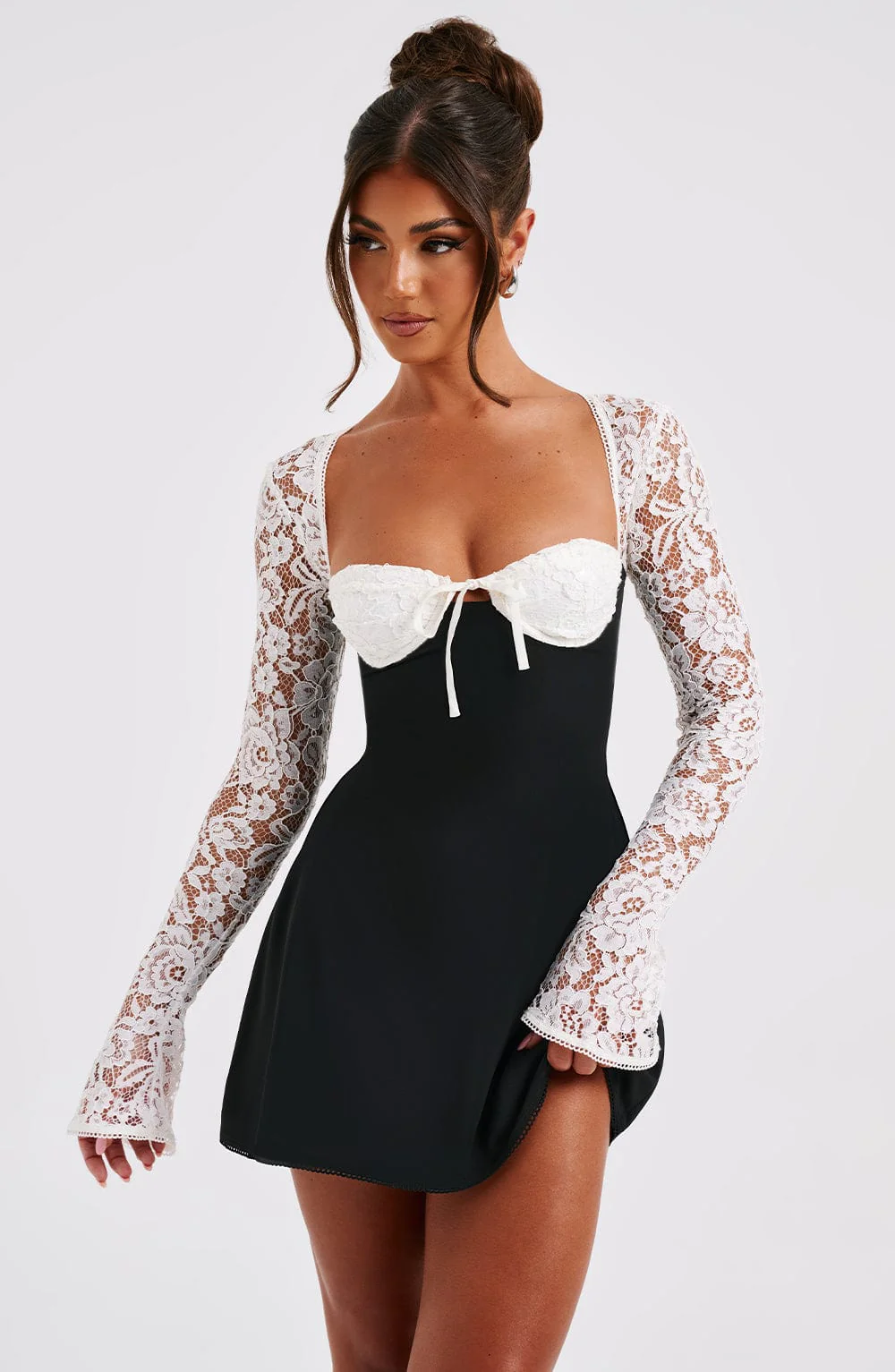 Agusté™ – The elegant mini dress for every occasion