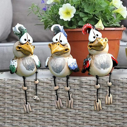 Birdie™ - Durable resin chicken decoration