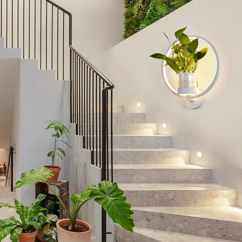 Wandlicht mit Stil & integriertem Pflanzgefäß