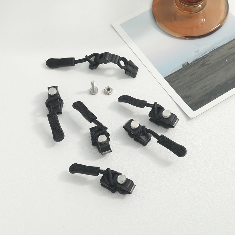 ZipFix™ – Removable and replaceable zipper puller – quick solution