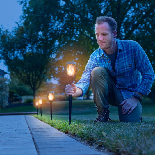 SolarFlame™ | Every evening outdoors becomes a magical adventure, full of light and warmth