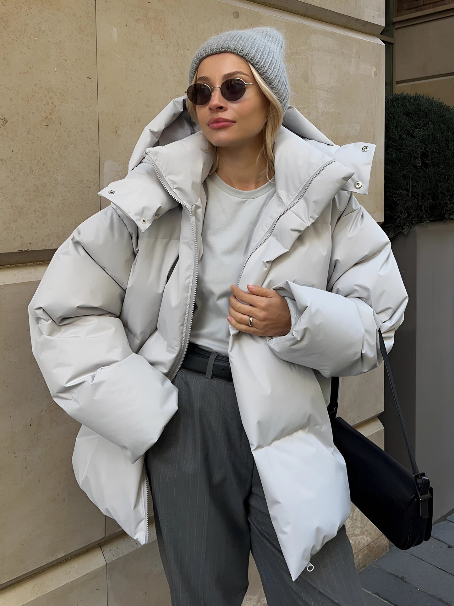 PufferLux™ | Oversized Women's Black Puffer Jacket with Hood | Insulated &amp; Fashionable